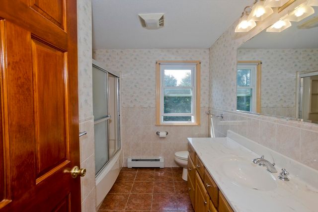 15 Fernwood Dr, Wilbraham, MA 01095