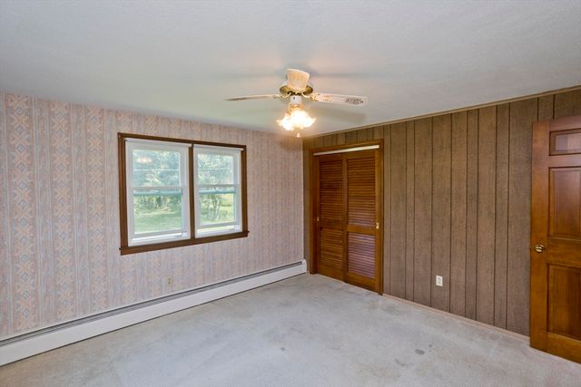 15 Fernwood Dr, Wilbraham, MA 01095