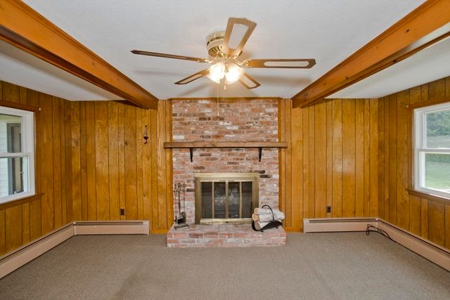 15 Fernwood Dr, Wilbraham, MA 01095