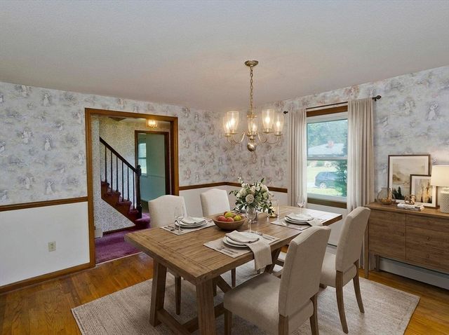 15 Fernwood Dr, Wilbraham, MA 01095
