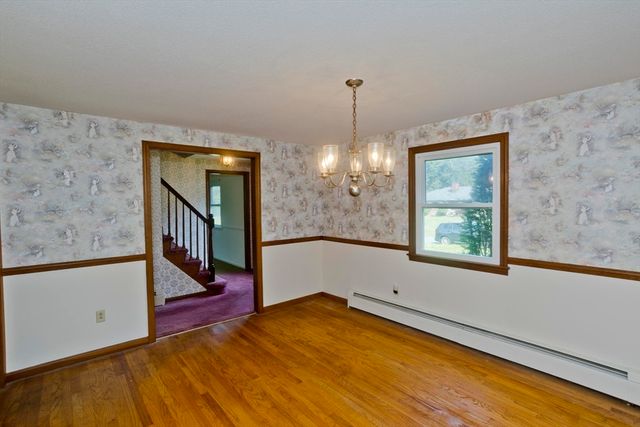 15 Fernwood Dr, Wilbraham, MA 01095