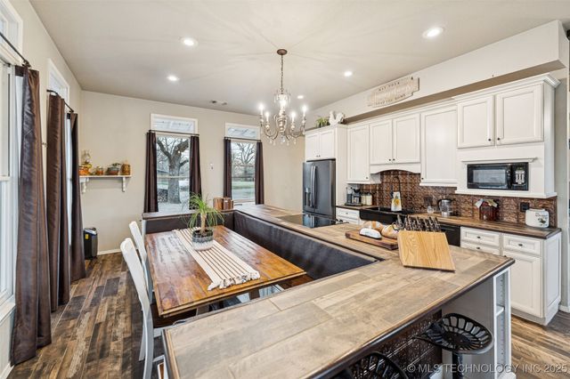 5558 N 441, Adair, OK 74330