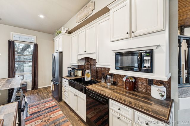 5558 N 441, Adair, OK 74330