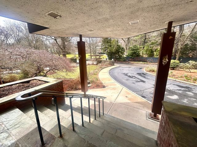 22 Chestnut Place 210, Brookline, MA 02445