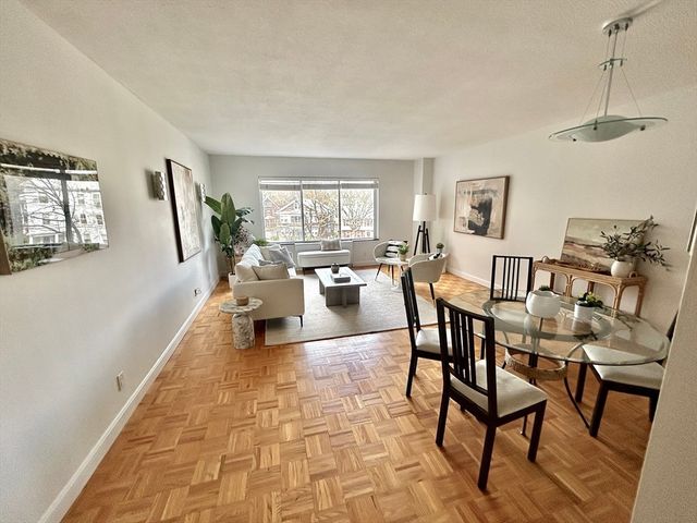 22 Chestnut Place 210, Brookline, MA 02445