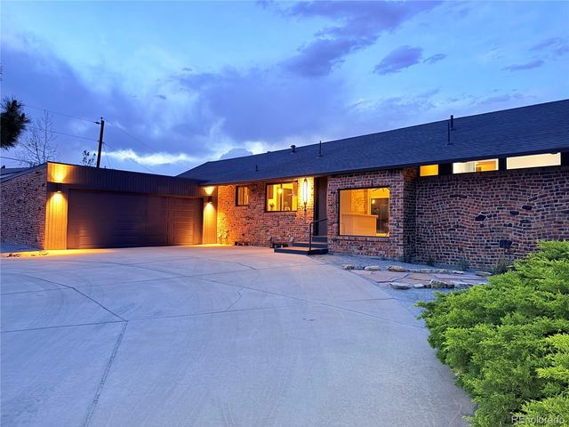 13935 W Center Drive, Lakewood, CO 80228