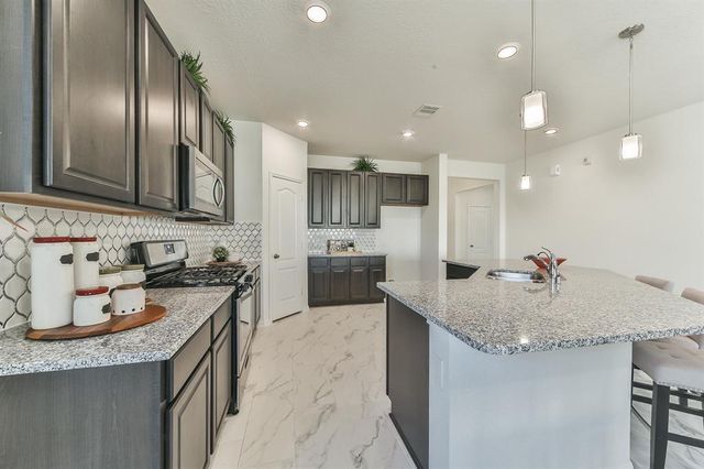 25206 Farmdale Lane, Richmond, TX 77406