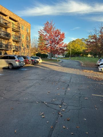 18600 Village West Drive 206, Hazel Crest, IL 60429