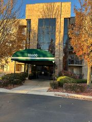 18600 Village West Drive 206, Hazel Crest, IL 60429