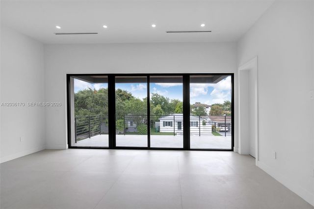 6438 SW 23rd St, Miami, FL 33155