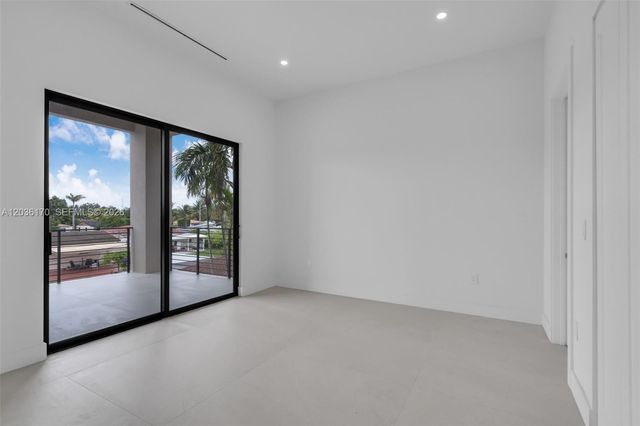 6438 SW 23rd St, Miami, FL 33155