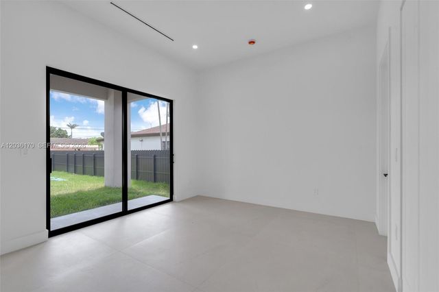 6438 SW 23rd St, Miami, FL 33155