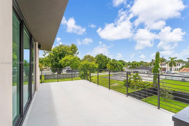 6438 SW 23rd St, Miami, FL 33155