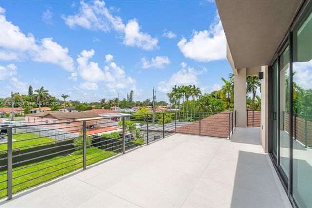 6438 SW 23rd St, Miami, FL 33155