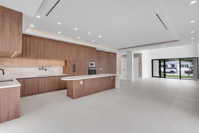 6438 SW 23rd St, Miami, FL 33155