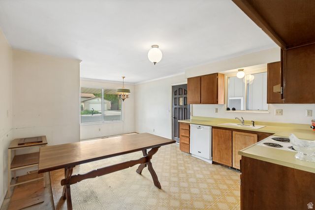1447 E HOLLOW DALE DR, Salt Lake City, UT 84121