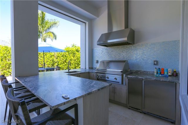 3123 Crayton RD, Naples, FL 34103