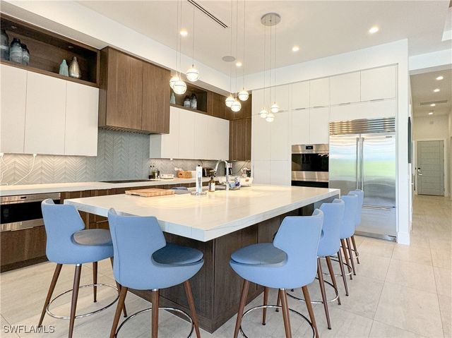 3123 Crayton RD, Naples, FL 34103