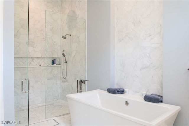 3123 Crayton RD, Naples, FL 34103