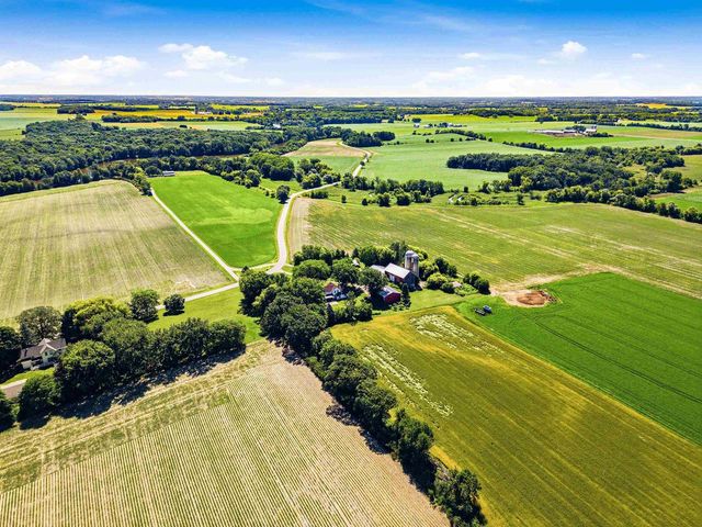 N7295 Manske Road, Lake Mills, WI 53551