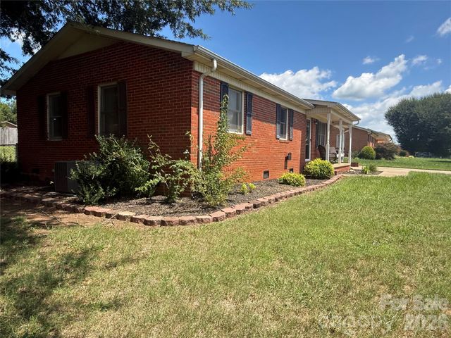 1710 Patrick Avenue, Boiling Springs, NC 28152