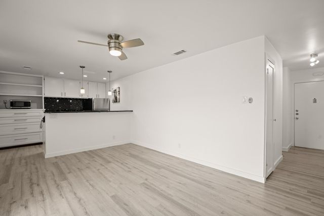 2600 Penny Lane LN 211, Austin, TX 78757