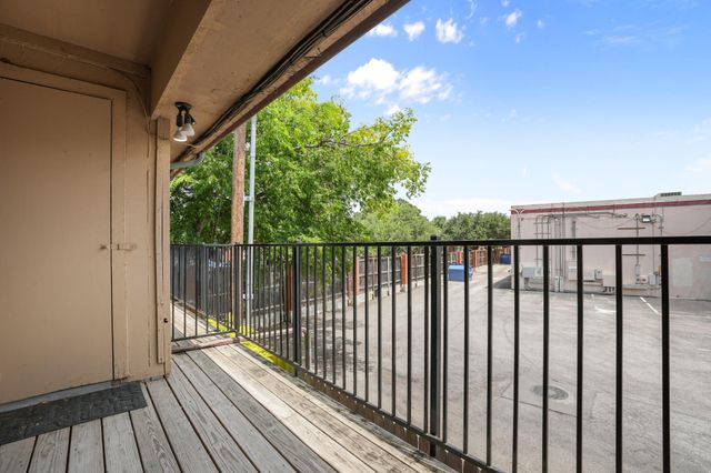 2600 Penny Lane LN 211, Austin, TX 78757