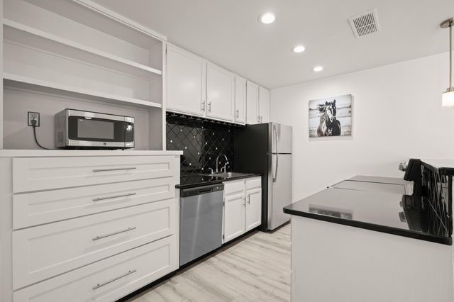 2600 Penny Lane LN 211, Austin, TX 78757