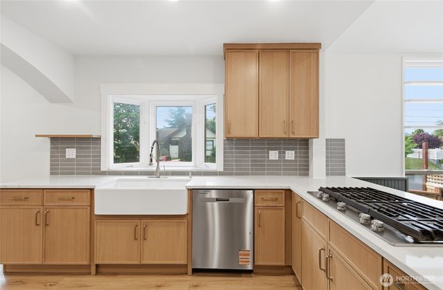 1519 N Alder Street, Tacoma, WA 98406