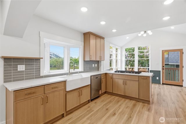 1519 N Alder Street, Tacoma, WA 98406