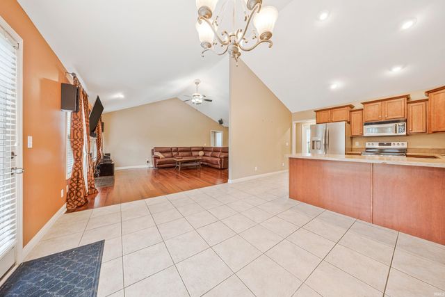4620 Clint Circle, Newburgh, IN 47630