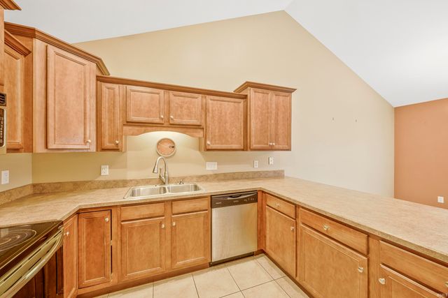 4620 Clint Circle, Newburgh, IN 47630