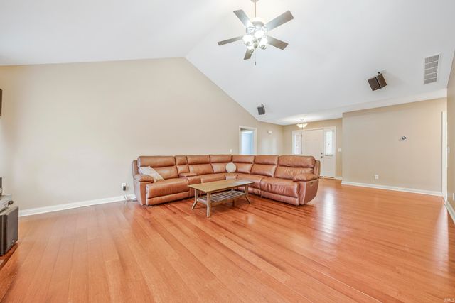 4620 Clint Circle, Newburgh, IN 47630
