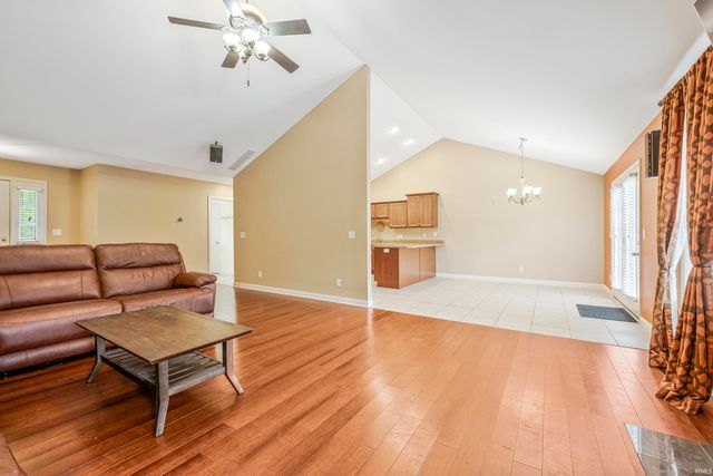 4620 Clint Circle, Newburgh, IN 47630
