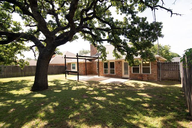 2523 Satinwood Court, Arlington, TX 76001