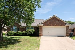 2523 Satinwood Court, Arlington, TX 76001