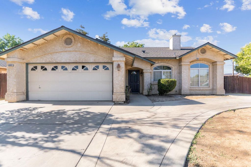 Image 1 of property listing at 4885 E Edna Avenue, Fresno, CA 93725