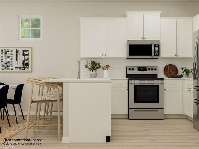 5525 Hydrangea Street, Winston-salem, NC 27104