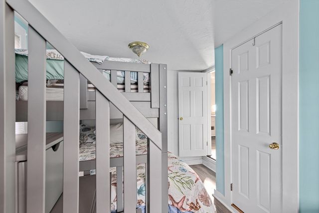 46 Pawkannawkut Dr, Yarmouth, MA 02664