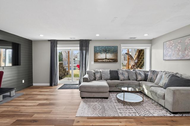 9085 Prairie Street, Elko New Market, MN 55020