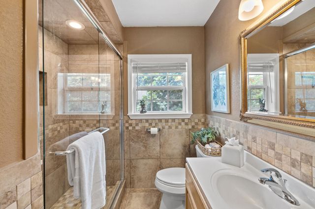 902 Mansell Ave, Austin, TX 78702