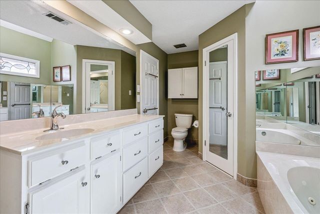 888 WAIF WOODS LN, Cordova, TN 38018
