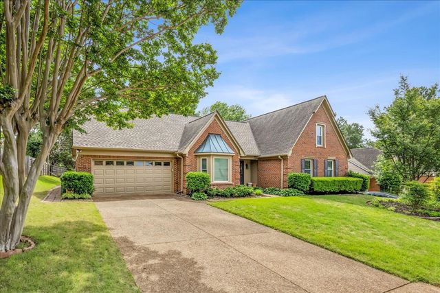 888 WAIF WOODS LN, Cordova, TN 38018