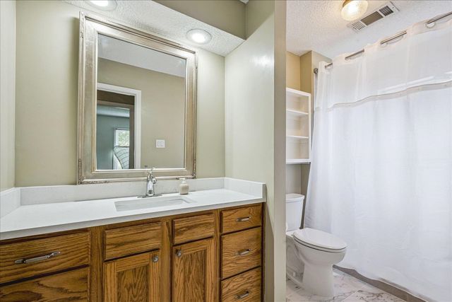 888 WAIF WOODS LN, Cordova, TN 38018