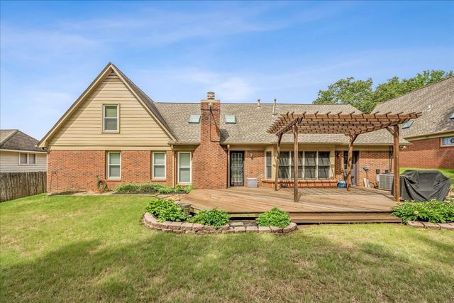 888 WAIF WOODS LN, Cordova, TN 38018