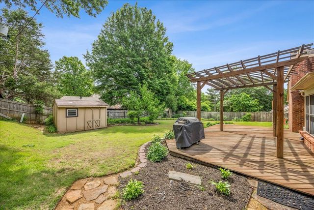 888 WAIF WOODS LN, Cordova, TN 38018