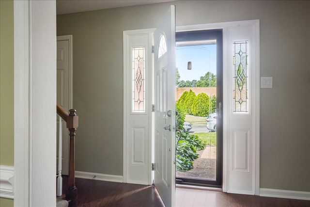 888 WAIF WOODS LN, Cordova, TN 38018