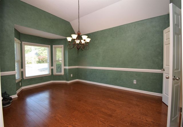 888 WAIF WOODS LN, Cordova, TN 38018