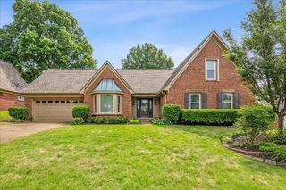 888 WAIF WOODS LN, Cordova, TN 38018