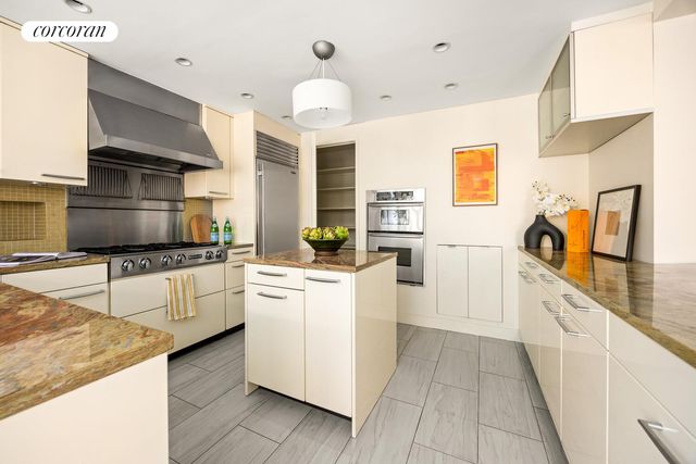 344 W 23RD Street GLE, New York City, NY 10011